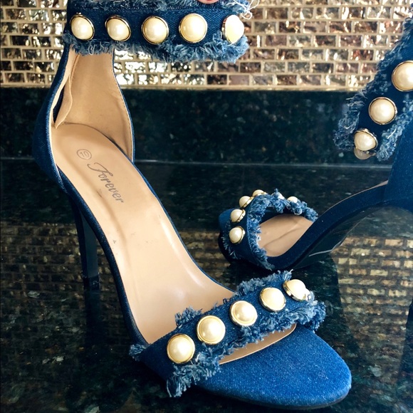 NEW Gorgeous Denim Heels with Pearl Studs, Size 10 - Picture 3 of 8